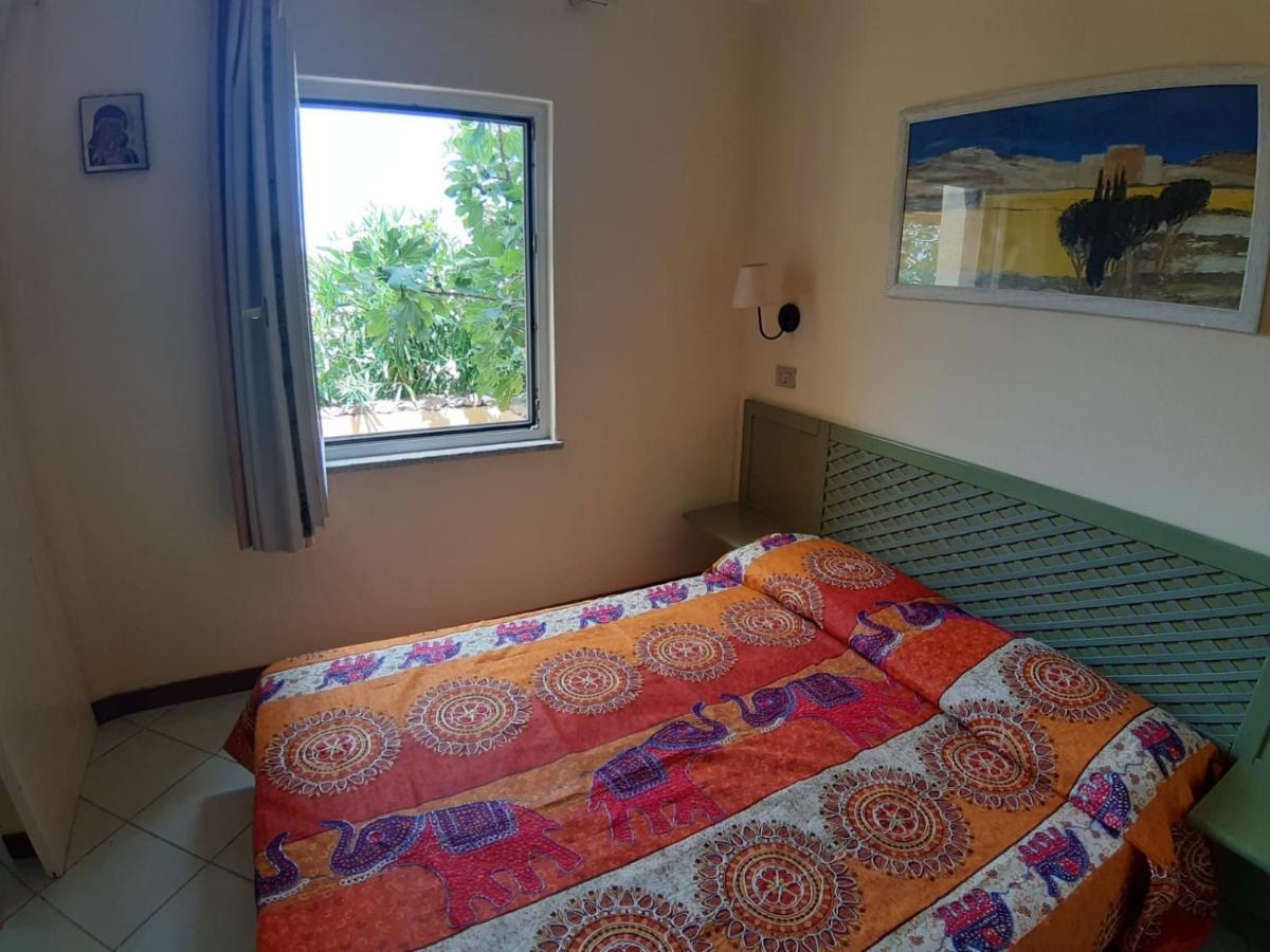 Appartamento Panoramico Calarossa Sardegna อิโซลา โรสซา ภายนอก รูปภาพ