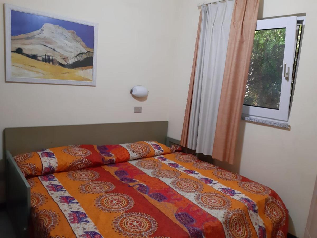 Appartamento Panoramico Calarossa Sardegna อิโซลา โรสซา ภายนอก รูปภาพ