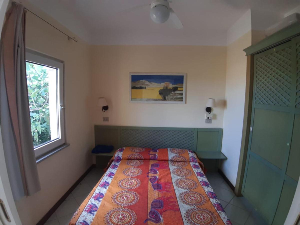 Appartamento Panoramico Calarossa Sardegna อิโซลา โรสซา ภายนอก รูปภาพ