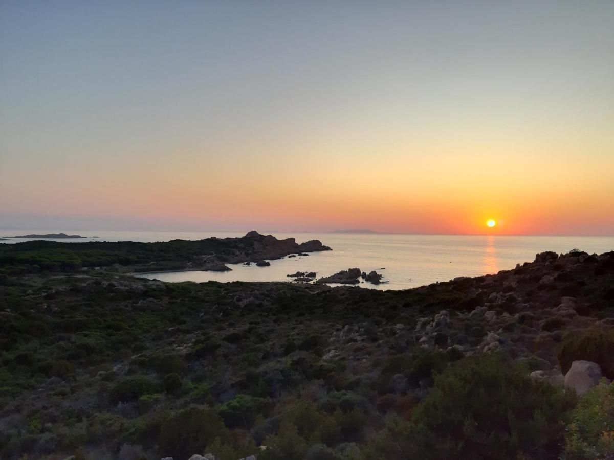 Appartamento Panoramico Calarossa Sardegna อิโซลา โรสซา ภายนอก รูปภาพ
