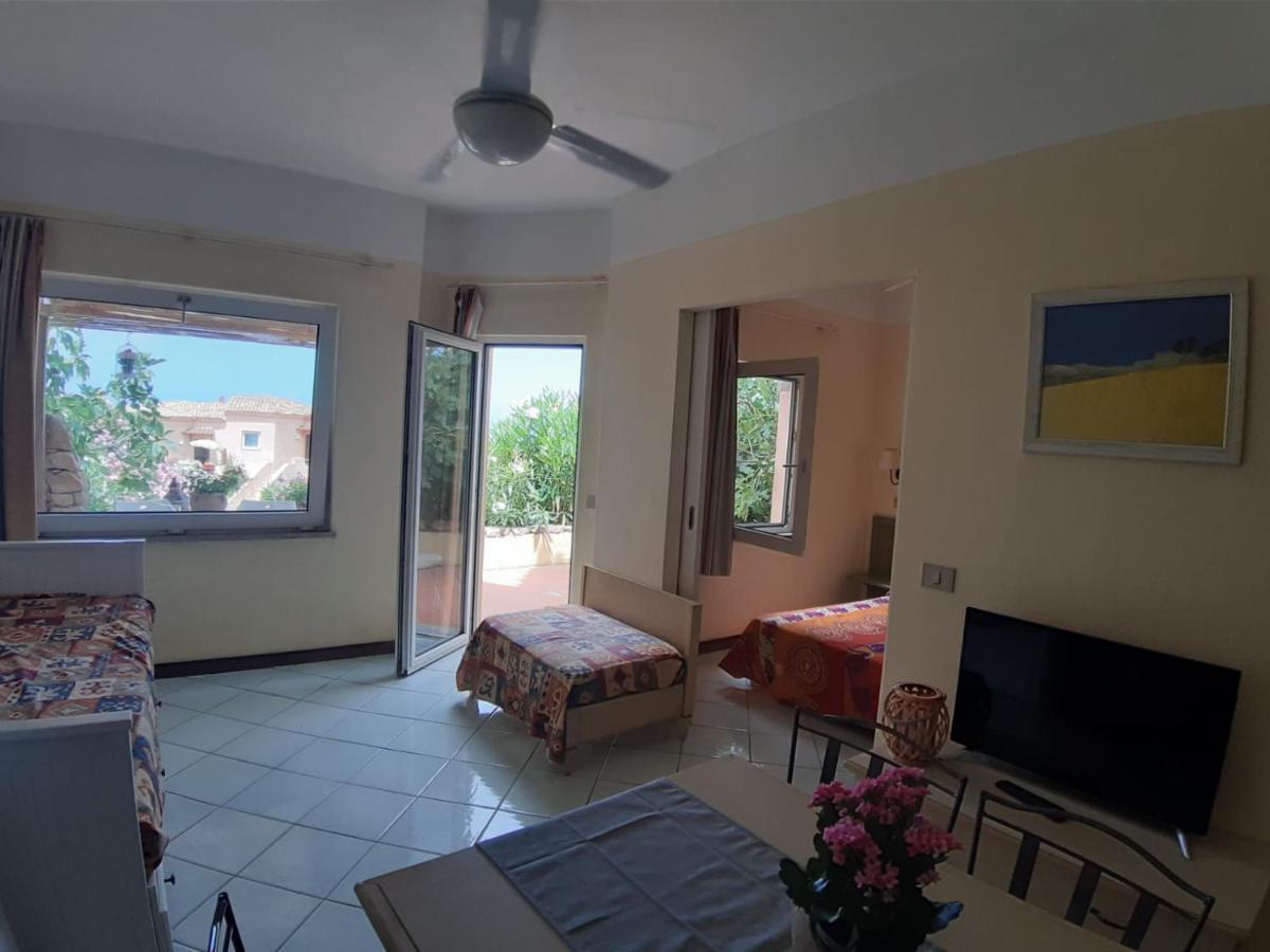 Appartamento Panoramico Calarossa Sardegna อิโซลา โรสซา ภายนอก รูปภาพ