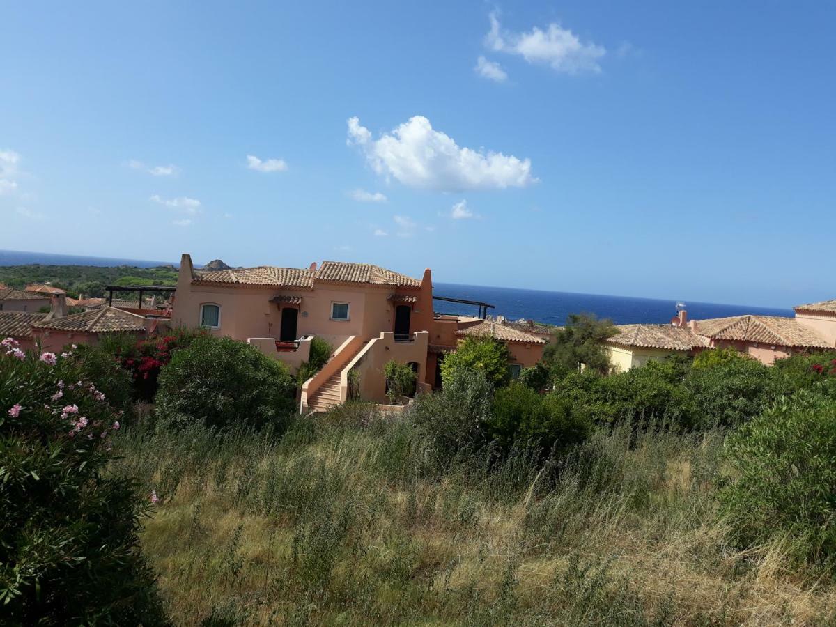 Appartamento Panoramico Calarossa Sardegna อิโซลา โรสซา ภายนอก รูปภาพ